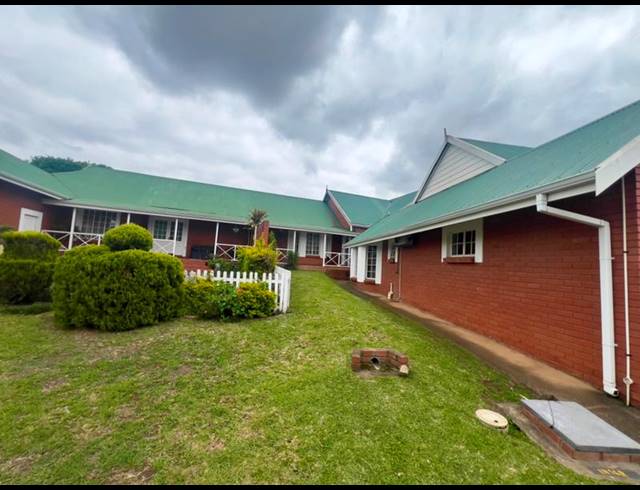 3 BEDROOM TOWNHOUSE FOR SALE IN LINCOLN MEADE